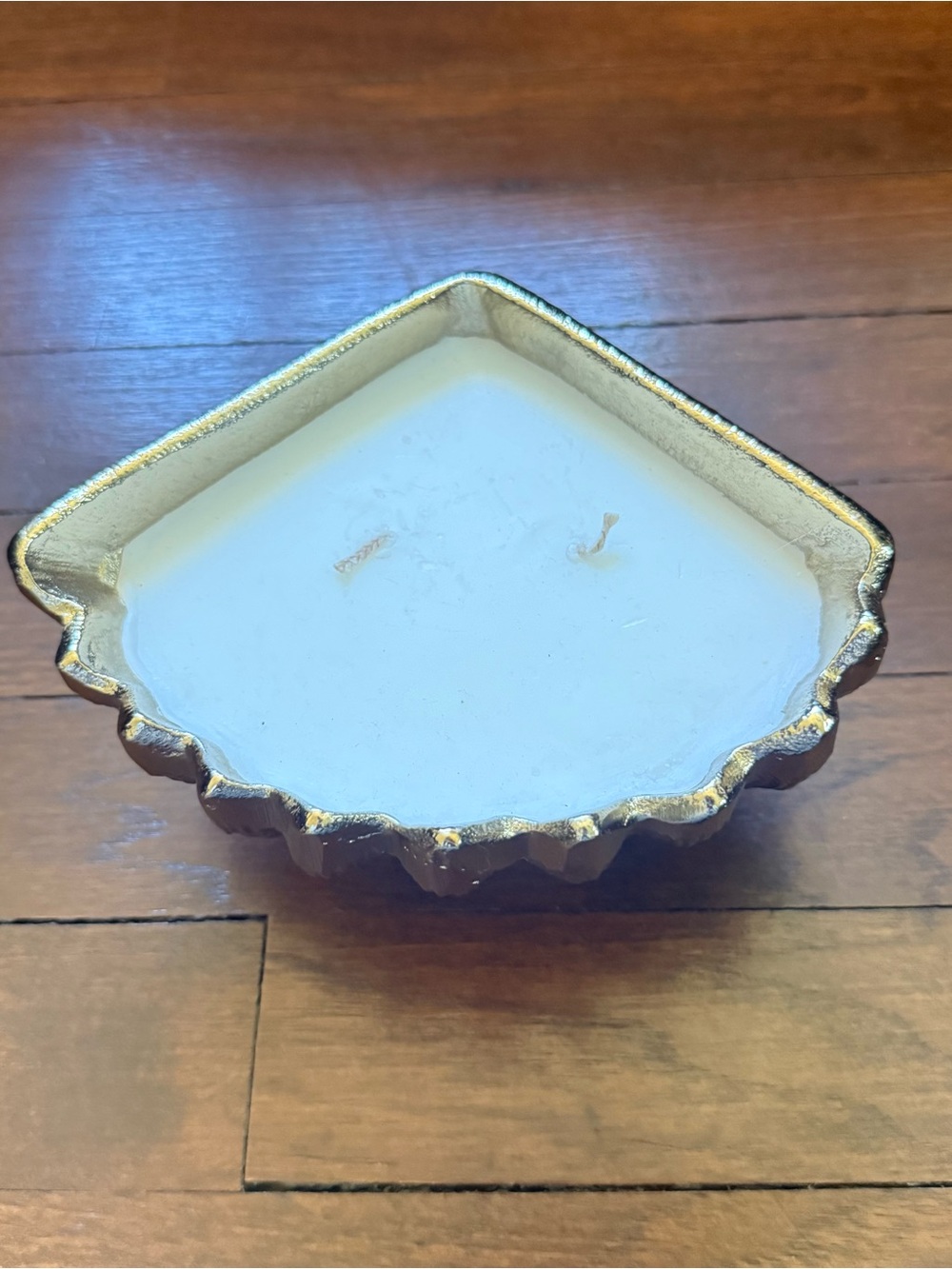 Gold Shell Decorative Candle Santal Musk New